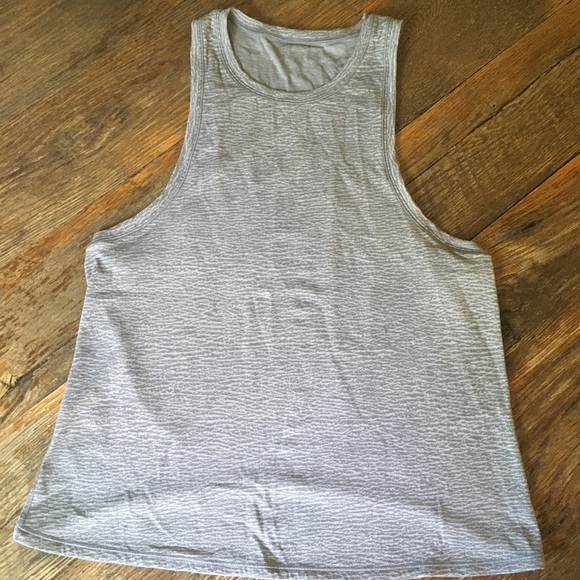 lululemon athletica Tops - Lululemon crop tank, size 4 lululemon athletica Tops - Lululemon crop tank, size 4